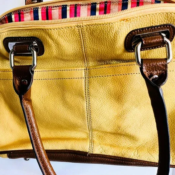 Vintage Tignanello Yellow Leather Shoulder Bag USA Rare 2000s Top Handle - Picture 7 of 16